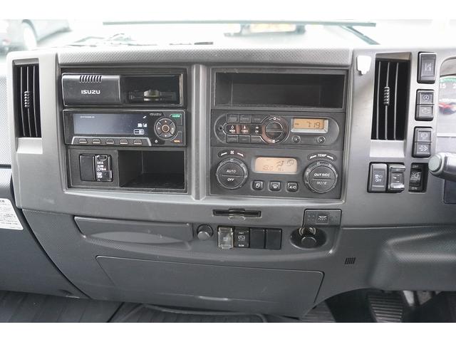 フォワード 4トン ベッド付 アルミバン 6.2m長 跳上パワーゲート 標準幅 積載2850kg リーフサス ラッシング2段 導風板 バックカメラ ETC 坂道発進補助 HIDヘッドライト メッキ 日本フルハーフ製 6速MT 箱内当て物付き リフト(27枚目)