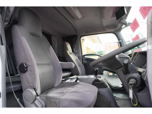 フォワード 4トン ベッド付 アルミバン 6.2m長 跳上パワーゲート 標準幅 積載2850kg リーフサス ラッシング2段 導風板 バックカメラ ETC 坂道発進補助 HIDヘッドライト メッキ 日本フルハーフ製 6速MT 箱内当て物付き リフト(38枚目)