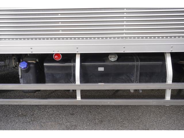 フォワード 4トン ベッド付 アルミバン 6.2m長 跳上パワーゲート 標準幅 積載2850kg リーフサス ラッシング2段 導風板 バックカメラ ETC 坂道発進補助 HIDヘッドライト メッキ 日本フルハーフ製 6速MT 箱内当て物付き リフト(39枚目)