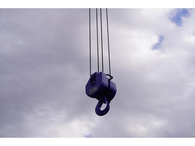 ファイター 増トン　ワイド　４段クレーン　アルミブロック　ラジコン　ベッド付　積載７４００ｋｇ　タダノ製　５．５ｍ長　フックイン　２．９３ｔ吊　差違いアウトリガー　落込フック５対　セイコーラック　坂道発進補助　メッキ　衝突軽減ブレーキ　車線逸脱警報　６速ＭＴ（13枚目）