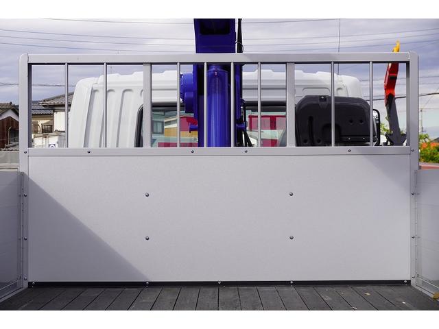 ファイター 増トン　ワイド　４段クレーン　アルミブロック　ラジコン　ベッド付　積載７４００ｋｇ　タダノ製　５．５ｍ長　フックイン　２．９３ｔ吊　差違いアウトリガー　落込フック５対　セイコーラック　坂道発進補助　メッキ　衝突軽減ブレーキ　車線逸脱警報　６速ＭＴ（23枚目）