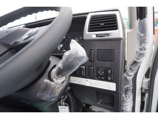 ファイター 増トン　ワイド　４段クレーン　アルミブロック　ラジコン　ベッド付　積載７４００ｋｇ　タダノ製　５．５ｍ長　フックイン　２．９３ｔ吊　差違いアウトリガー　落込フック５対　セイコーラック　坂道発進補助　メッキ　衝突軽減ブレーキ　車線逸脱警報　６速ＭＴ（25枚目）