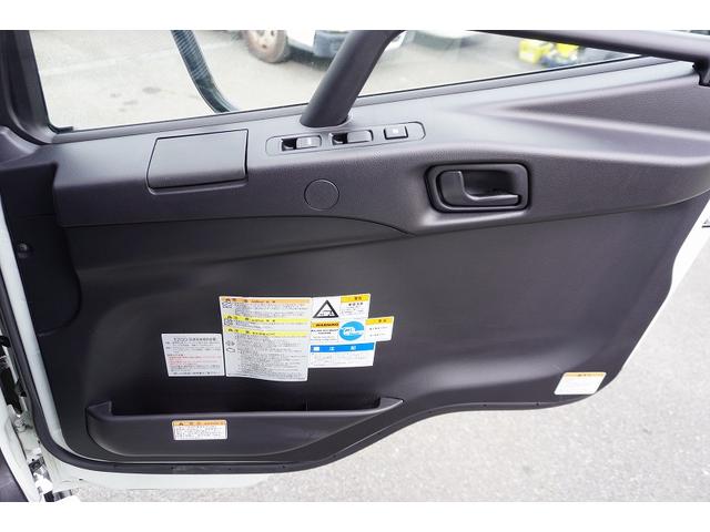 ファイター 増トン　ワイド　４段クレーン　アルミブロック　ラジコン　ベッド付　積載７４００ｋｇ　タダノ製　５．５ｍ長　フックイン　２．９３ｔ吊　差違いアウトリガー　落込フック５対　セイコーラック　坂道発進補助　メッキ　衝突軽減ブレーキ　車線逸脱警報　６速ＭＴ（29枚目）