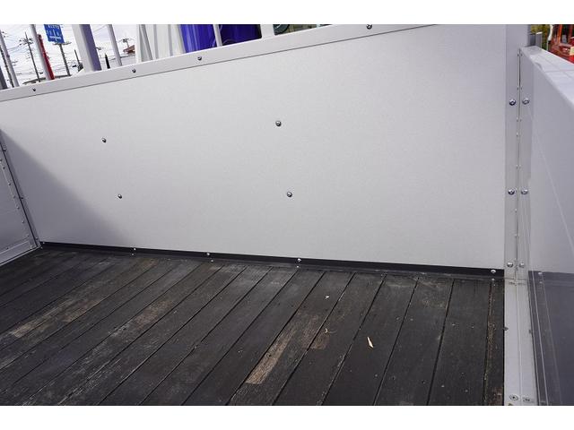 ファイター 増トン　ワイド　４段クレーン　アルミブロック　ラジコン　ベッド付　積載７４００ｋｇ　タダノ製　５．５ｍ長　フックイン　２．９３ｔ吊　差違いアウトリガー　落込フック５対　セイコーラック　坂道発進補助　メッキ　衝突軽減ブレーキ　車線逸脱警報　６速ＭＴ（31枚目）