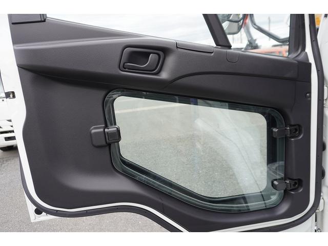 ファイター 増トン　ワイド　４段クレーン　アルミブロック　ラジコン　ベッド付　積載７４００ｋｇ　タダノ製　５．５ｍ長　フックイン　２．９３ｔ吊　差違いアウトリガー　落込フック５対　セイコーラック　坂道発進補助　メッキ　衝突軽減ブレーキ　車線逸脱警報　６速ＭＴ（33枚目）