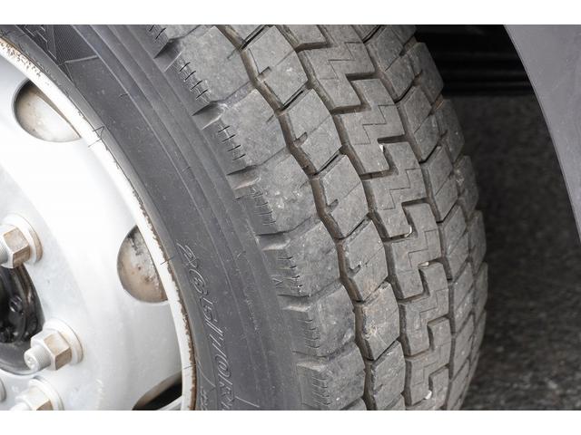 ヒノレンジャー 増トン ベッド 4段クレーン 7.1トン積 6m長 ラジコン 標準幅 積載7100kg 古河ユニック製 アルミブロック フックイン 2.93t吊 差違いアウトリガー 角足 セイコーラック アオリ上部プロテクター 鳥居板張り工具入れ 坂道発進補助 メッキ(11枚目)