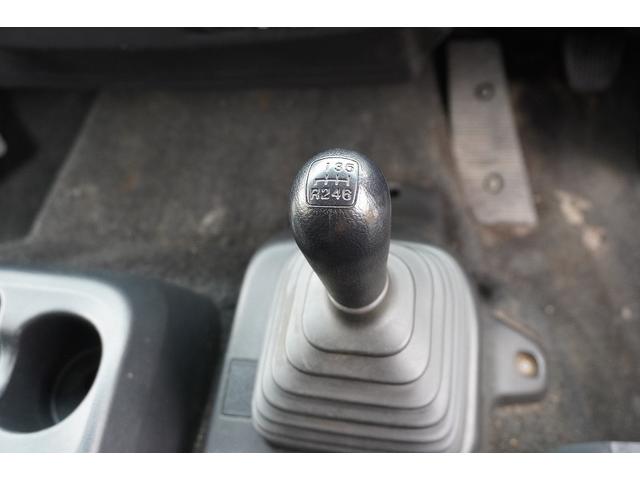 ヒノレンジャー 増トン ベッド 4段クレーン 7.1トン積 6m長 ラジコン 標準幅 積載7100kg 古河ユニック製 アルミブロック フックイン 2.93t吊 差違いアウトリガー 角足 セイコーラック アオリ上部プロテクター 鳥居板張り工具入れ 坂道発進補助 メッキ(16枚目)