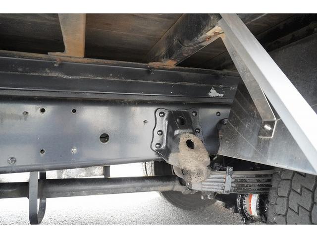 ヒノレンジャー 増トン ベッド 4段クレーン 7.1トン積 6m長 ラジコン 標準幅 積載7100kg 古河ユニック製 アルミブロック フックイン 2.93t吊 差違いアウトリガー 角足 セイコーラック アオリ上部プロテクター 鳥居板張り工具入れ 坂道発進補助 メッキ(18枚目)