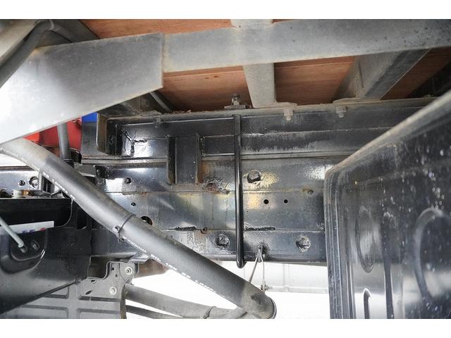 ヒノレンジャー 増トン ベッド 4段クレーン 7.1トン積 6m長 ラジコン 標準幅 積載7100kg 古河ユニック製 アルミブロック フックイン 2.93t吊 差違いアウトリガー 角足 セイコーラック アオリ上部プロテクター 鳥居板張り工具入れ 坂道発進補助 メッキ(23枚目)