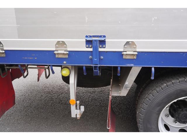 ヒノレンジャー 増トン ベッド 4段クレーン 7.1トン積 6m長 ラジコン 標準幅 積載7100kg 古河ユニック製 アルミブロック フックイン 2.93t吊 差違いアウトリガー 角足 セイコーラック アオリ上部プロテクター 鳥居板張り工具入れ 坂道発進補助 メッキ(25枚目)