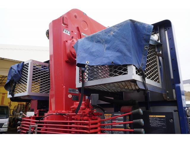 ヒノレンジャー 増トン ベッド 4段クレーン 7.1トン積 6m長 ラジコン 標準幅 積載7100kg 古河ユニック製 アルミブロック フックイン 2.93t吊 差違いアウトリガー 角足 セイコーラック アオリ上部プロテクター 鳥居板張り工具入れ 坂道発進補助 メッキ(30枚目)