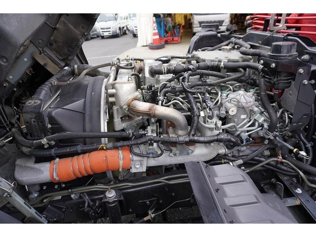 ヒノレンジャー 増トン ベッド 4段クレーン 7.1トン積 6m長 ラジコン 標準幅 積載7100kg 古河ユニック製 アルミブロック フックイン 2.93t吊 差違いアウトリガー 角足 セイコーラック アオリ上部プロテクター 鳥居板張り工具入れ 坂道発進補助 メッキ(31枚目)