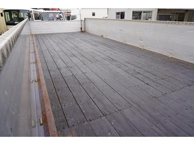 ヒノレンジャー 増トン ベッド 4段クレーン 7.1トン積 6m長 ラジコン 標準幅 積載7100kg 古河ユニック製 アルミブロック フックイン 2.93t吊 差違いアウトリガー 角足 セイコーラック アオリ上部プロテクター 鳥居板張り工具入れ 坂道発進補助 メッキ(44枚目)