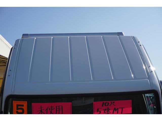 キャンター １０尺　アルミバン　２トン積　サイドドア　ラッシング２段　積載２０００ｋｇ　左電格ミラー　坂道発進補助　スマートキー　ＬＥＤヘッドライト　フォグランプ　衝突軽減ブレーキ　車線逸脱警報　５速ＭＴ　標準幅　ショート（15枚目）