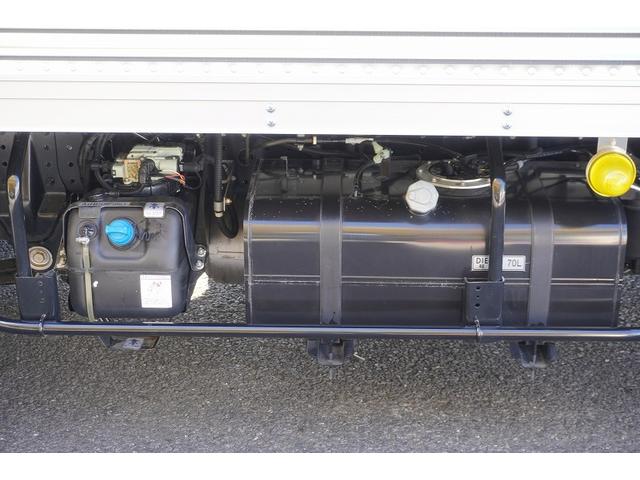 キャンター １０尺　アルミバン　２トン積　サイドドア　ラッシング２段　積載２０００ｋｇ　左電格ミラー　坂道発進補助　スマートキー　ＬＥＤヘッドライト　フォグランプ　衝突軽減ブレーキ　車線逸脱警報　５速ＭＴ　標準幅　ショート（17枚目）