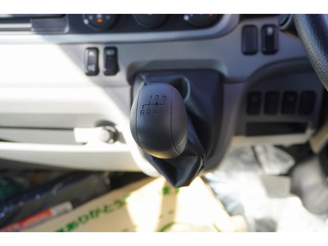 キャンター １０尺　アルミバン　２トン積　サイドドア　ラッシング２段　積載２０００ｋｇ　左電格ミラー　坂道発進補助　スマートキー　ＬＥＤヘッドライト　フォグランプ　衝突軽減ブレーキ　車線逸脱警報　５速ＭＴ　標準幅　ショート（20枚目）