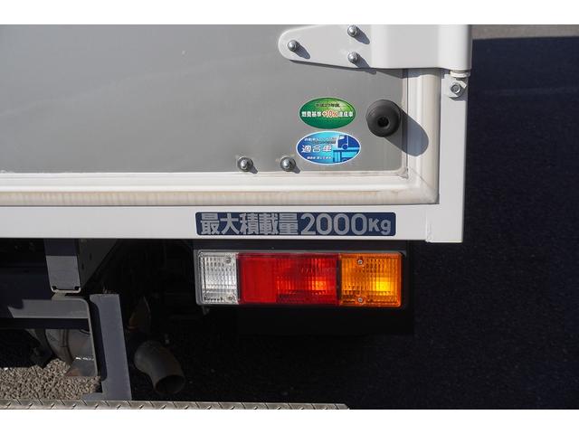 キャンター １０尺　アルミバン　２トン積　サイドドア　ラッシング２段　積載２０００ｋｇ　左電格ミラー　坂道発進補助　スマートキー　ＬＥＤヘッドライト　フォグランプ　衝突軽減ブレーキ　車線逸脱警報　５速ＭＴ　標準幅　ショート（22枚目）