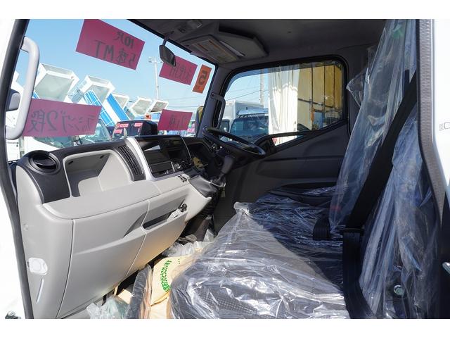 キャンター １０尺　アルミバン　２トン積　サイドドア　ラッシング２段　積載２０００ｋｇ　左電格ミラー　坂道発進補助　スマートキー　ＬＥＤヘッドライト　フォグランプ　衝突軽減ブレーキ　車線逸脱警報　５速ＭＴ　標準幅　ショート（33枚目）