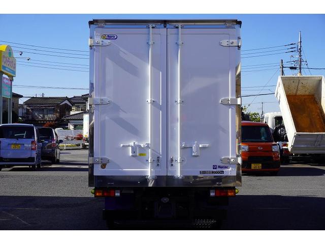キャンター １０尺　冷蔵冷凍車　２トン　サイドドア　低温　ラッシング１段　積載２０００ｋｇ　東プレ製　－３０度設定　エアリブ　荷台ステンレス張り　スノコ付　９０度ストッパー　バックカメラ　左電格ミラー　ＬＥＤヘッドライト　フォグランプ　衝突軽減ブレーキ　ショート（8枚目）