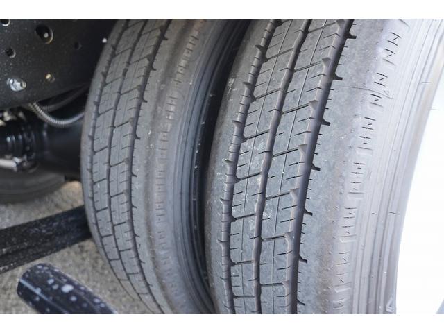 キャンター １０尺　冷蔵冷凍車　２トン　サイドドア　低温　ラッシング１段　積載２０００ｋｇ　東プレ製　－３０度設定　エアリブ　荷台ステンレス張り　スノコ付　９０度ストッパー　バックカメラ　左電格ミラー　ＬＥＤヘッドライト　フォグランプ　衝突軽減ブレーキ　ショート（12枚目）