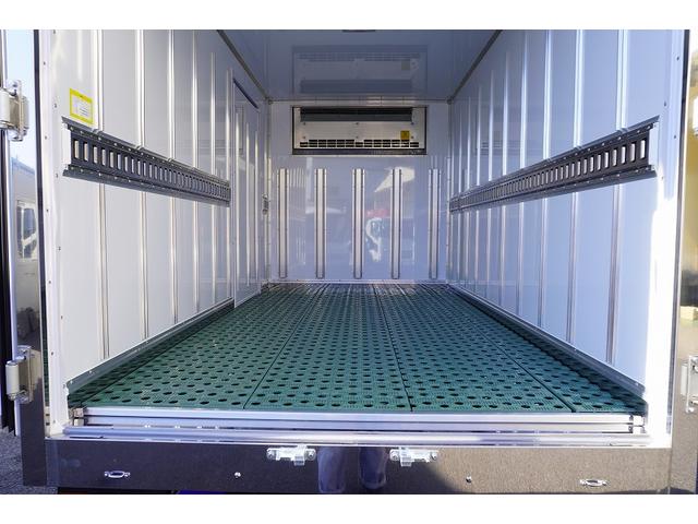 キャンター １０尺　冷蔵冷凍車　２トン　サイドドア　低温　ラッシング１段　積載２０００ｋｇ　東プレ製　－３０度設定　エアリブ　荷台ステンレス張り　スノコ付　９０度ストッパー　バックカメラ　左電格ミラー　ＬＥＤヘッドライト　フォグランプ　衝突軽減ブレーキ　ショート（15枚目）