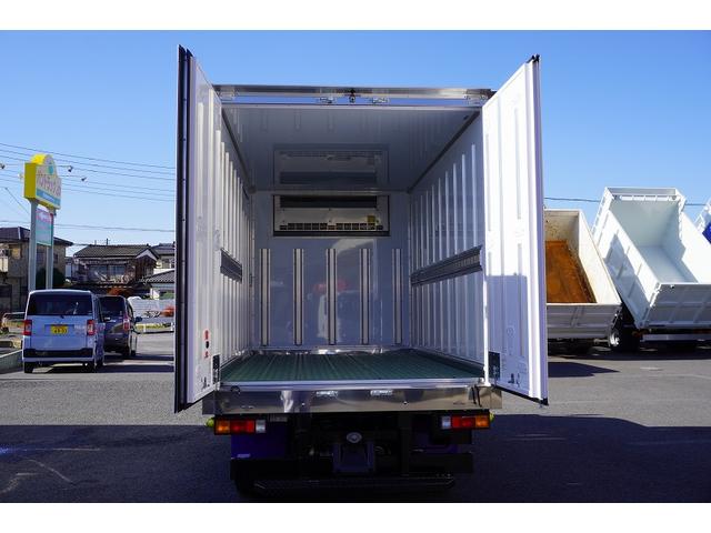 キャンター １０尺　冷蔵冷凍車　２トン　サイドドア　低温　ラッシング１段　積載２０００ｋｇ　東プレ製　－３０度設定　エアリブ　荷台ステンレス張り　スノコ付　９０度ストッパー　バックカメラ　左電格ミラー　ＬＥＤヘッドライト　フォグランプ　衝突軽減ブレーキ　ショート（16枚目）