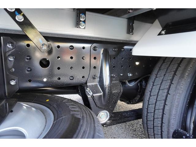 キャンター １０尺　冷蔵冷凍車　２トン　サイドドア　低温　ラッシング１段　積載２０００ｋｇ　東プレ製　－３０度設定　エアリブ　荷台ステンレス張り　スノコ付　９０度ストッパー　バックカメラ　左電格ミラー　ＬＥＤヘッドライト　フォグランプ　衝突軽減ブレーキ　ショート（18枚目）