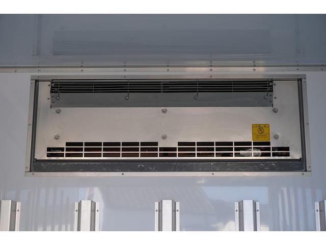 キャンター １０尺　冷蔵冷凍車　２トン　サイドドア　低温　ラッシング１段　積載２０００ｋｇ　東プレ製　－３０度設定　エアリブ　荷台ステンレス張り　スノコ付　９０度ストッパー　バックカメラ　左電格ミラー　ＬＥＤヘッドライト　フォグランプ　衝突軽減ブレーキ　ショート（22枚目）
