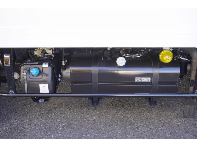 キャンター １０尺　冷蔵冷凍車　２トン　サイドドア　低温　ラッシング１段　積載２０００ｋｇ　東プレ製　－３０度設定　エアリブ　荷台ステンレス張り　スノコ付　９０度ストッパー　バックカメラ　左電格ミラー　ＬＥＤヘッドライト　フォグランプ　衝突軽減ブレーキ　ショート（27枚目）