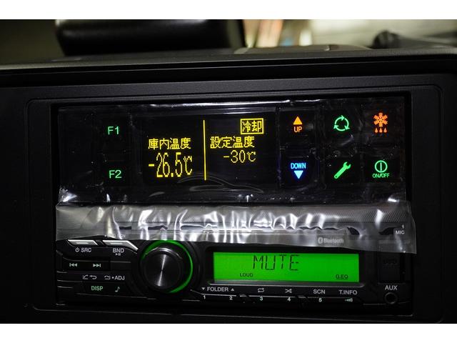 キャンター １０尺　冷蔵冷凍車　２トン　サイドドア　低温　ラッシング１段　積載２０００ｋｇ　東プレ製　－３０度設定　エアリブ　荷台ステンレス張り　スノコ付　９０度ストッパー　バックカメラ　左電格ミラー　ＬＥＤヘッドライト　フォグランプ　衝突軽減ブレーキ　ショート（28枚目）