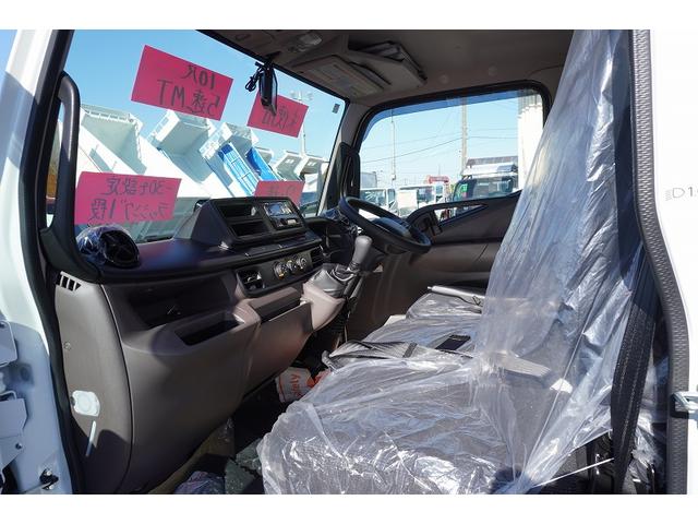 キャンター １０尺　冷蔵冷凍車　２トン　サイドドア　低温　ラッシング１段　積載２０００ｋｇ　東プレ製　－３０度設定　エアリブ　荷台ステンレス張り　スノコ付　９０度ストッパー　バックカメラ　左電格ミラー　ＬＥＤヘッドライト　フォグランプ　衝突軽減ブレーキ　ショート（40枚目）