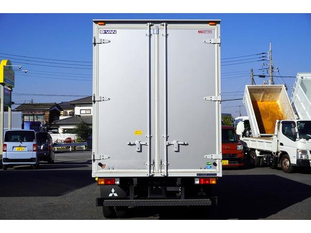 キャンター ロング　アルミバン　３トン積　サイドドア　ラッシング２段　標準幅　積載３０００ｋｇ　左電格ミラー　坂道発進補助　スマートキー　ＬＥＤヘッドライト　フォグランプ　９０度ストッパー　パブコ製　衝突軽減ブレーキ　車線逸脱警報　５速ＭＴ（7枚目）