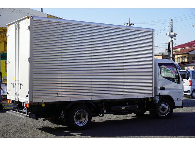 キャンター ロング　アルミバン　３トン積　サイドドア　ラッシング２段　標準幅　積載３０００ｋｇ　左電格ミラー　坂道発進補助　スマートキー　ＬＥＤヘッドライト　フォグランプ　９０度ストッパー　パブコ製　衝突軽減ブレーキ　車線逸脱警報　５速ＭＴ（8枚目）