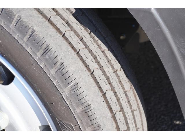 キャンター ロング　アルミバン　３トン積　サイドドア　ラッシング２段　標準幅　積載３０００ｋｇ　左電格ミラー　坂道発進補助　スマートキー　ＬＥＤヘッドライト　フォグランプ　９０度ストッパー　パブコ製　衝突軽減ブレーキ　車線逸脱警報　５速ＭＴ（10枚目）