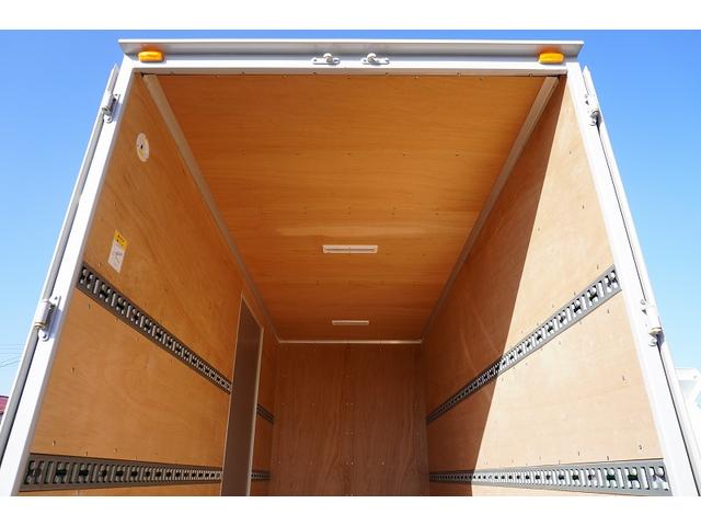 キャンター ロング　アルミバン　３トン積　サイドドア　ラッシング２段　標準幅　積載３０００ｋｇ　左電格ミラー　坂道発進補助　スマートキー　ＬＥＤヘッドライト　フォグランプ　９０度ストッパー　パブコ製　衝突軽減ブレーキ　車線逸脱警報　５速ＭＴ（14枚目）