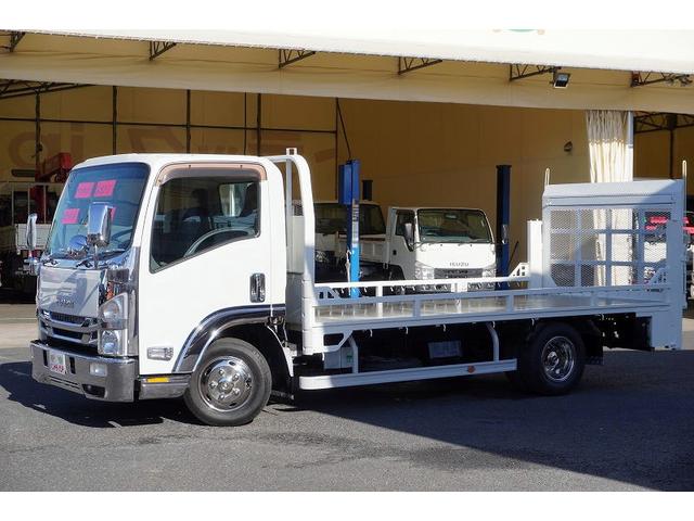 エルフトラック ワイドロング　バイク運搬車　２トン　自動起立垂直パワーゲート　積載２０００ｋｇ　一方開　荷台鉄板張り　アオリロープフック　左電格ミラー　坂道発進補助　フォグランプ　メッキ　６速ＭＴ　ＥＴＣ（8枚目）