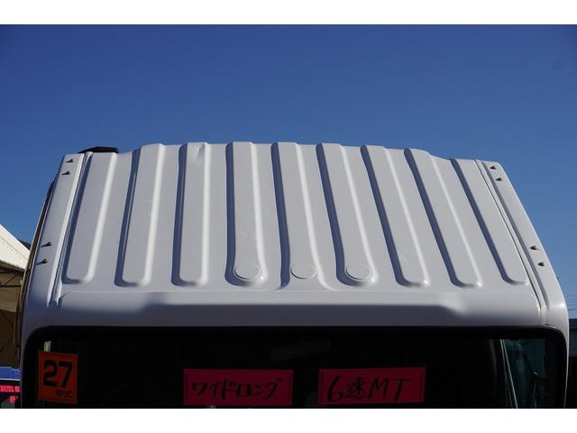 エルフトラック ワイドロング　バイク運搬車　２トン　自動起立垂直パワーゲート　積載２０００ｋｇ　一方開　荷台鉄板張り　アオリロープフック　左電格ミラー　坂道発進補助　フォグランプ　メッキ　６速ＭＴ　ＥＴＣ（17枚目）