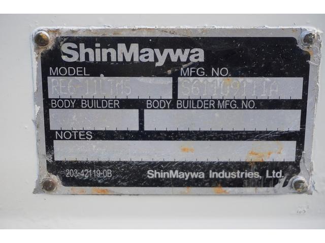 エルフトラック ワイドロング　バイク運搬車　２トン　自動起立垂直パワーゲート　積載２０００ｋｇ　一方開　荷台鉄板張り　アオリロープフック　左電格ミラー　坂道発進補助　フォグランプ　メッキ　６速ＭＴ　ＥＴＣ（37枚目）