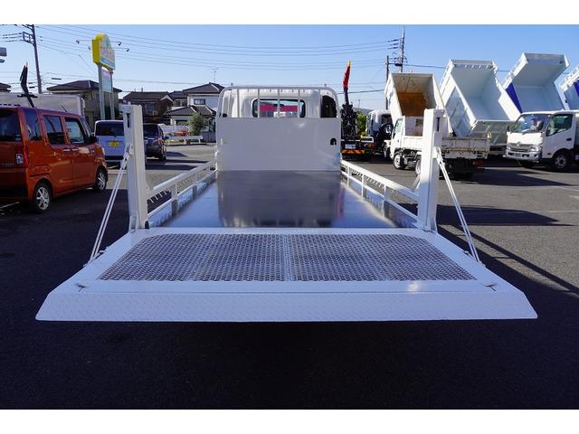 エルフトラック ワイドロング　バイク運搬車　２トン　自動起立垂直パワーゲート　積載２０００ｋｇ　一方開　荷台鉄板張り　アオリロープフック　左電格ミラー　坂道発進補助　フォグランプ　メッキ　６速ＭＴ　ＥＴＣ（41枚目）