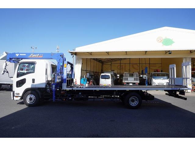 フォワード 増トン　標準幅　ベッド　３段クレーン　セーフティーローダー　ＡＴ車　タダノ製　車載専用　ラジコン　フックイン　２．９３ｔ吊　ウインチ　アオリ無し　床フック　荷台シマ板張り　坂道発進補助　左電動格納ミラー　社外ナビ　バックカメラ　アルミホイール（3枚目）