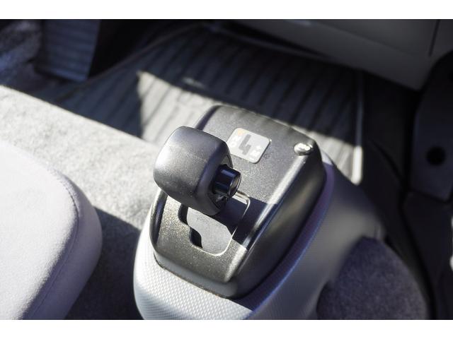 フォワード 増トン　標準幅　ベッド　３段クレーン　セーフティーローダー　ＡＴ車　タダノ製　車載専用　ラジコン　フックイン　２．９３ｔ吊　ウインチ　アオリ無し　床フック　荷台シマ板張り　坂道発進補助　左電動格納ミラー　社外ナビ　バックカメラ　アルミホイール（13枚目）