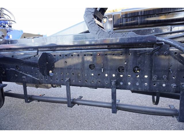 フォワード 増トン　標準幅　ベッド　３段クレーン　セーフティーローダー　ＡＴ車　タダノ製　車載専用　ラジコン　フックイン　２．９３ｔ吊　ウインチ　アオリ無し　床フック　荷台シマ板張り　坂道発進補助　左電動格納ミラー　社外ナビ　バックカメラ　アルミホイール（26枚目）