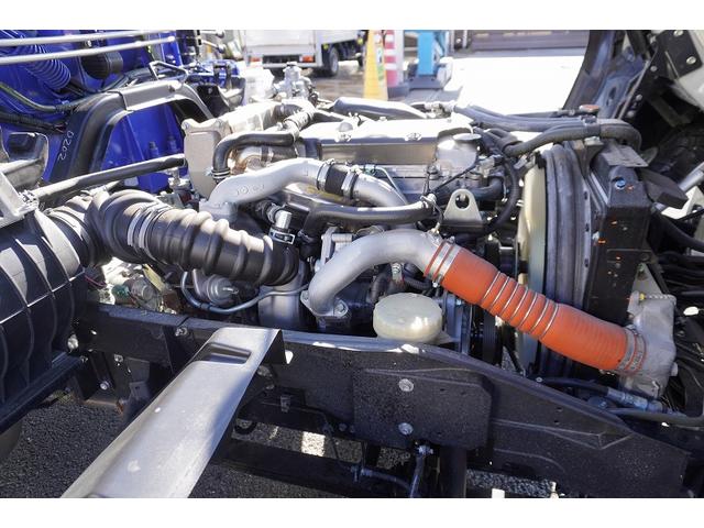 フォワード 増トン　標準幅　ベッド　３段クレーン　セーフティーローダー　ＡＴ車　タダノ製　車載専用　ラジコン　フックイン　２．９３ｔ吊　ウインチ　アオリ無し　床フック　荷台シマ板張り　坂道発進補助　左電動格納ミラー　社外ナビ　バックカメラ　アルミホイール（39枚目）