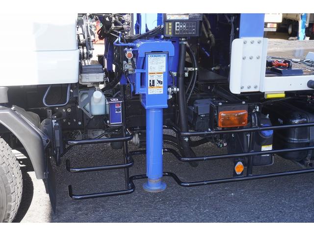 フォワード 増トン　標準幅　ベッド　３段クレーン　セーフティーローダー　ＡＴ車　タダノ製　車載専用　ラジコン　フックイン　２．９３ｔ吊　ウインチ　アオリ無し　床フック　荷台シマ板張り　坂道発進補助　左電動格納ミラー　社外ナビ　バックカメラ　アルミホイール（49枚目）