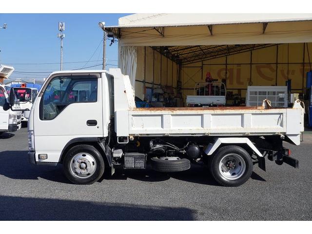 エルフトラック 標準幅　強化　ローダーダンプ　３トン積　スライド用ラジコン　新明和製　三方開　積載３０００ｋｇ　ダンプピン　ＥＴＣ　坂道発進補助　キーレス　６速ＭＴ（5枚目）