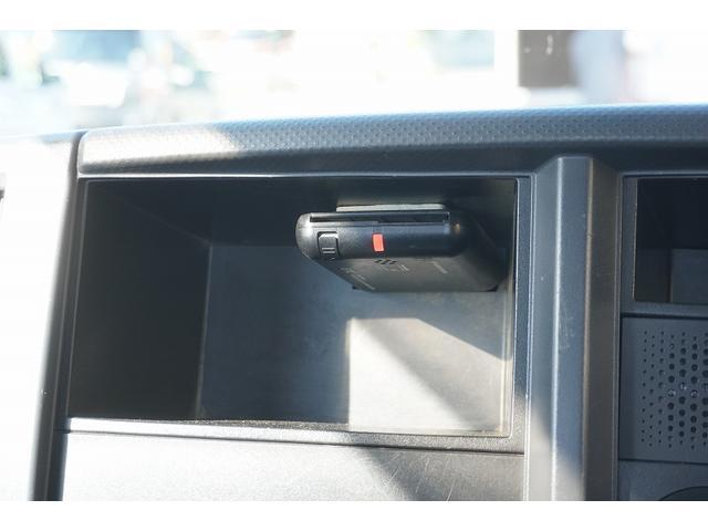 エルフトラック 標準幅　強化　ローダーダンプ　３トン積　スライド用ラジコン　新明和製　三方開　積載３０００ｋｇ　ダンプピン　ＥＴＣ　坂道発進補助　キーレス　６速ＭＴ（12枚目）