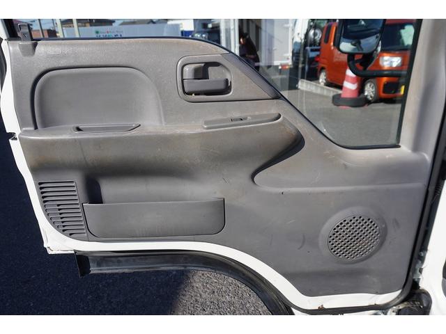 エルフトラック 標準幅　強化　ローダーダンプ　３トン積　スライド用ラジコン　新明和製　三方開　積載３０００ｋｇ　ダンプピン　ＥＴＣ　坂道発進補助　キーレス　６速ＭＴ（17枚目）