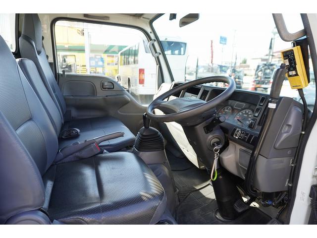 エルフトラック 標準幅　強化　ローダーダンプ　３トン積　スライド用ラジコン　新明和製　三方開　積載３０００ｋｇ　ダンプピン　ＥＴＣ　坂道発進補助　キーレス　６速ＭＴ（30枚目）