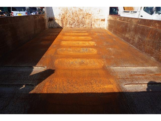 エルフトラック 標準幅　強化　ローダーダンプ　３トン積　スライド用ラジコン　新明和製　三方開　積載３０００ｋｇ　ダンプピン　ＥＴＣ　坂道発進補助　キーレス　６速ＭＴ（36枚目）