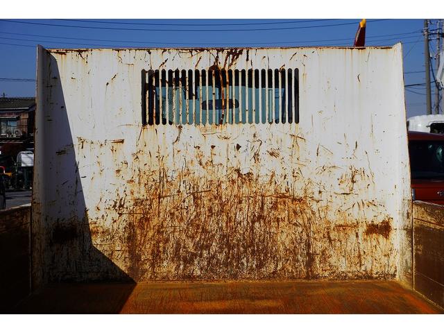 エルフトラック 標準幅　強化　ローダーダンプ　３トン積　スライド用ラジコン　新明和製　三方開　積載３０００ｋｇ　ダンプピン　ＥＴＣ　坂道発進補助　キーレス　６速ＭＴ（37枚目）